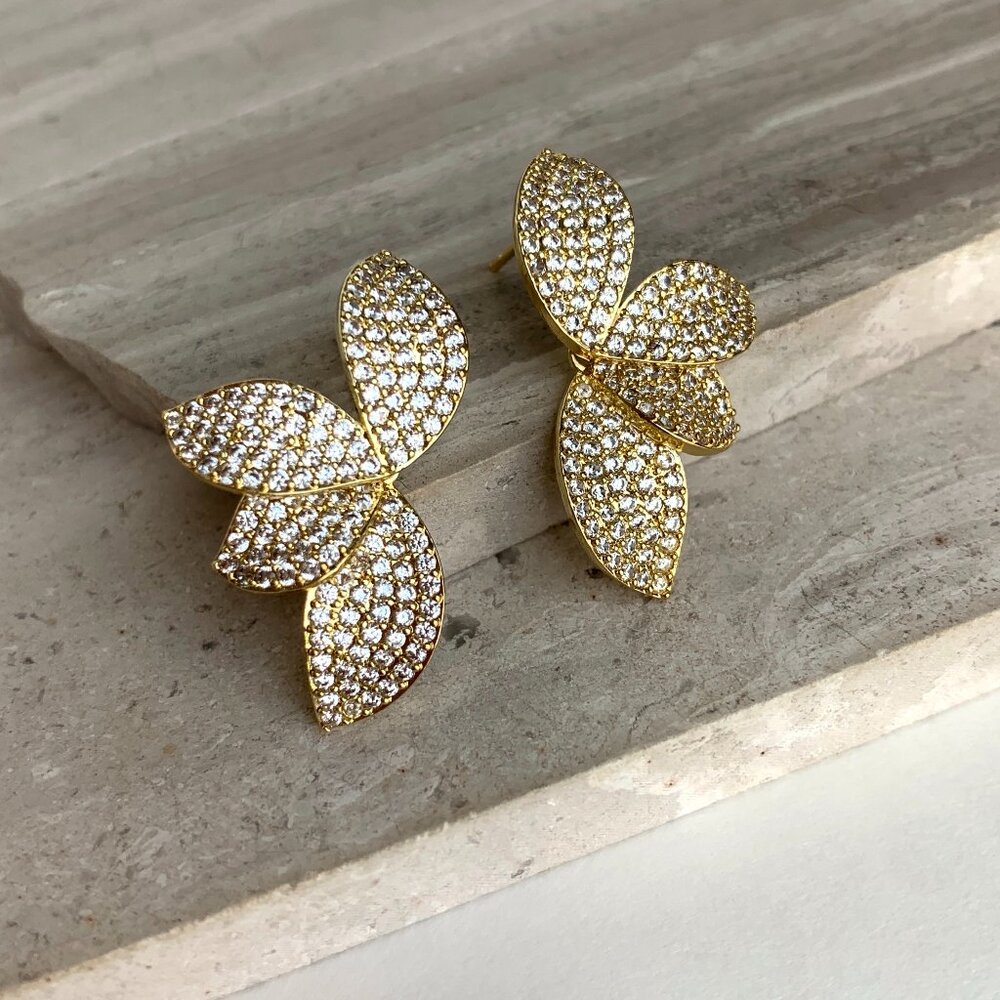NEW~ Anthropologie Shashi "Alisa Stud" Pave Leaf Gold Earrings